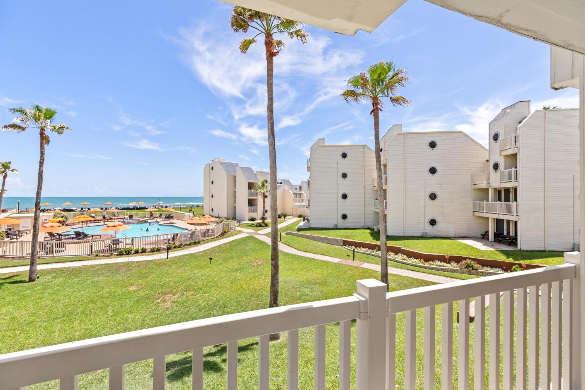 New Stunning Ocean-View Beachfront Resort, Heated Pool! South Padre Island Exterior photo