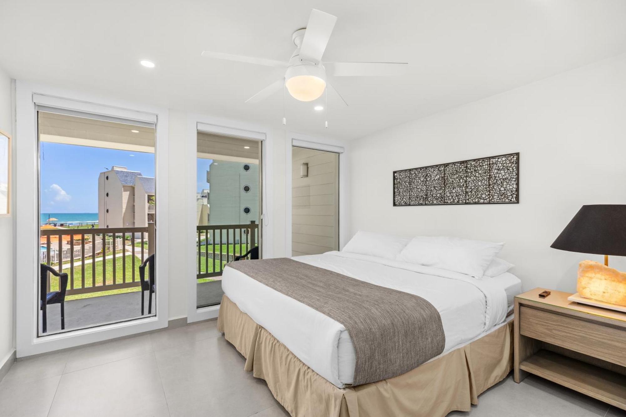 New Stunning Ocean-View Beachfront Resort, Heated Pool! South Padre Island Exterior photo