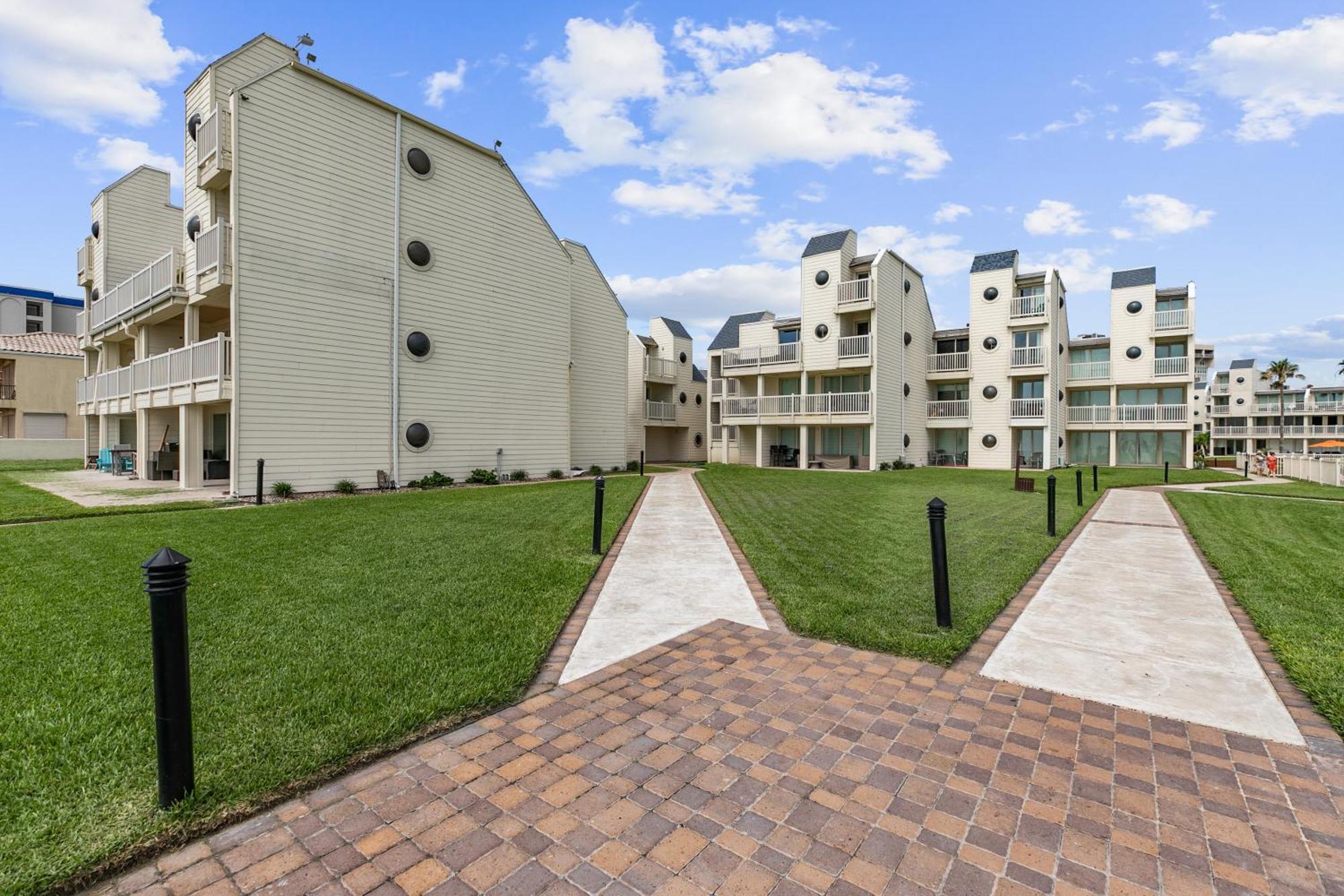 New Stunning Ocean-View Beachfront Resort, Heated Pool! South Padre Island Exterior photo